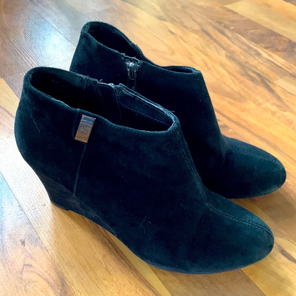 Ann Klein Black Suede Wedges Women’s Size 8.5 M